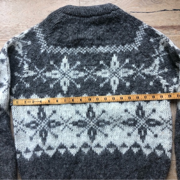 Stunning Vintage Fair Isle Snow flakes Nordic style virgin wool sweater size M - Picture 5 of 9